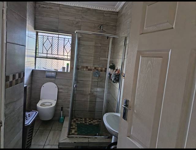 3 bed property to rent in CRESSLAWN